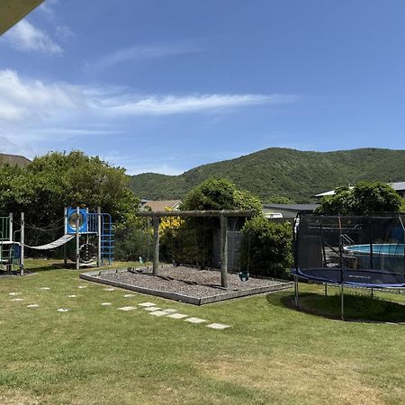 Picton'S Waikawa Bay Holiday Park Hotel Exterior photo