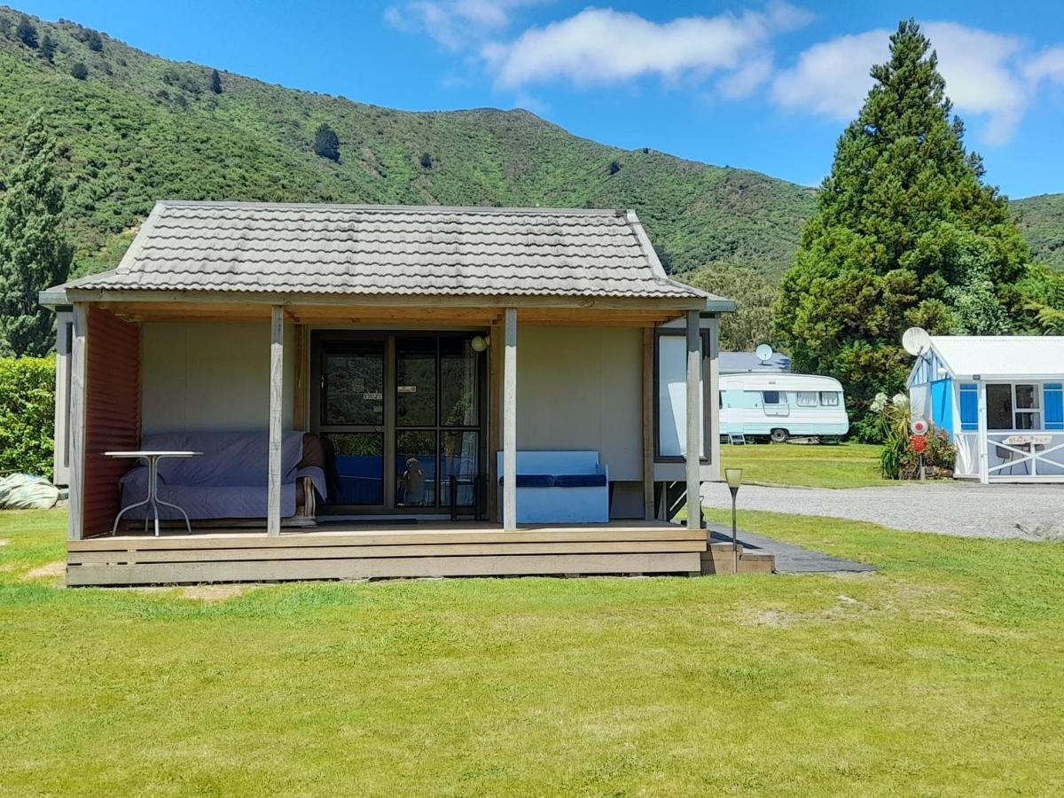 Picton'S Waikawa Bay Holiday Park Hotel Exterior photo