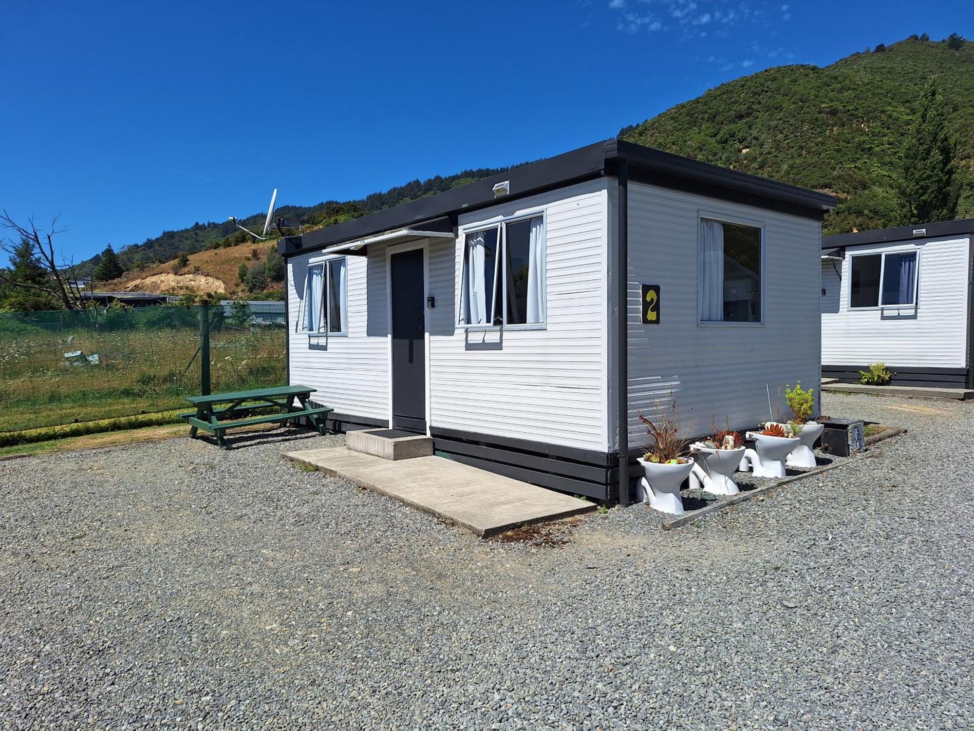 Picton'S Waikawa Bay Holiday Park Hotel Exterior photo