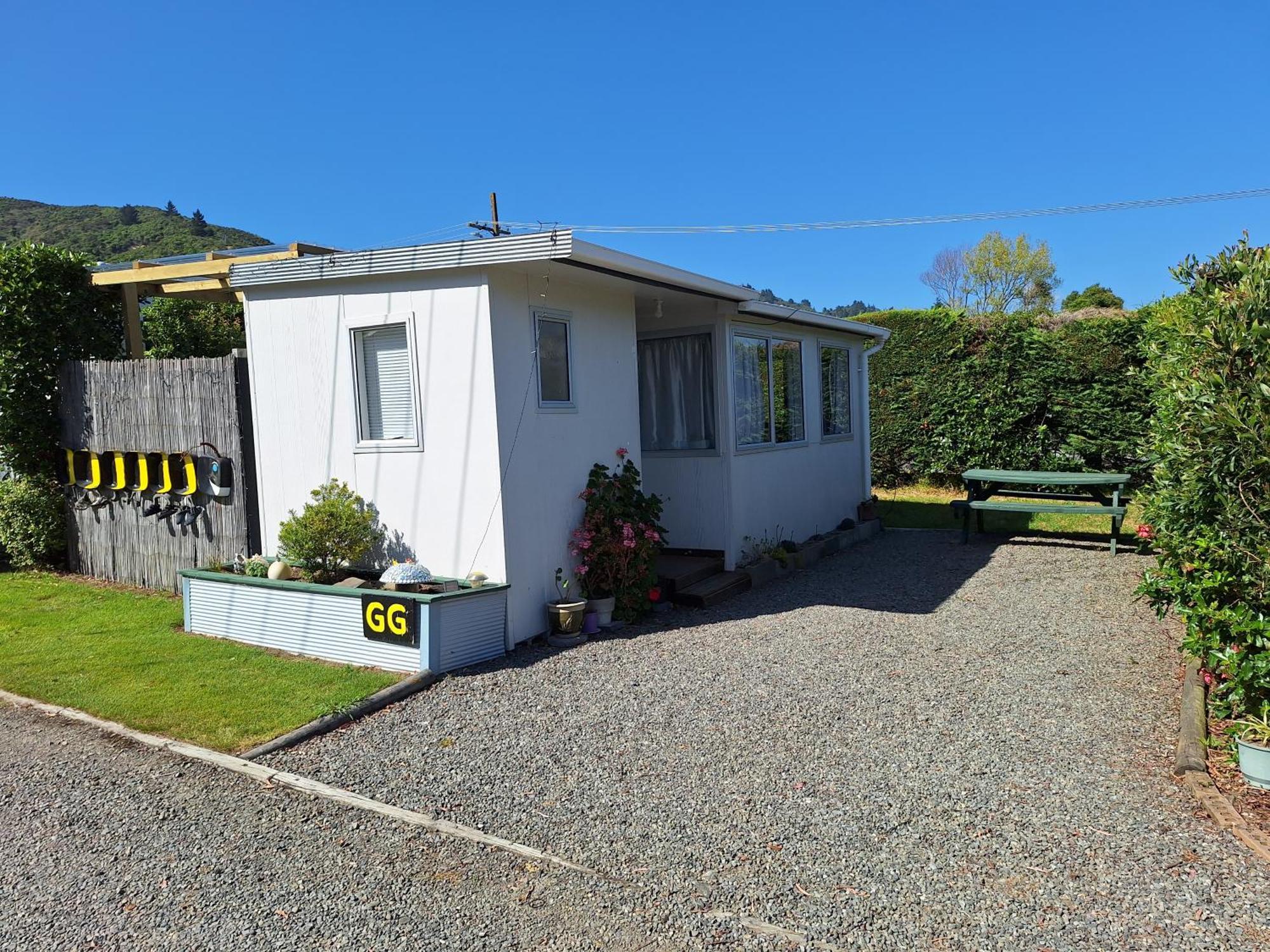 Picton'S Waikawa Bay Holiday Park Hotel Exterior photo