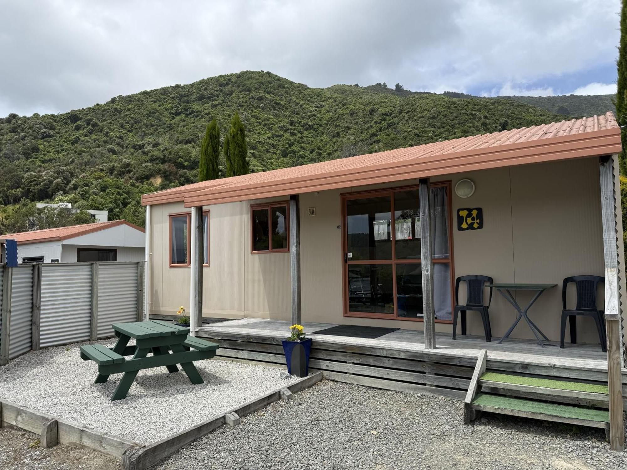 Picton'S Waikawa Bay Holiday Park Hotel Exterior photo